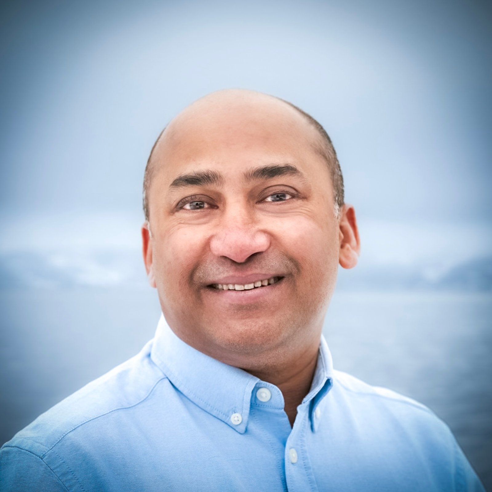 Professional portrait of Tarique Mahmud